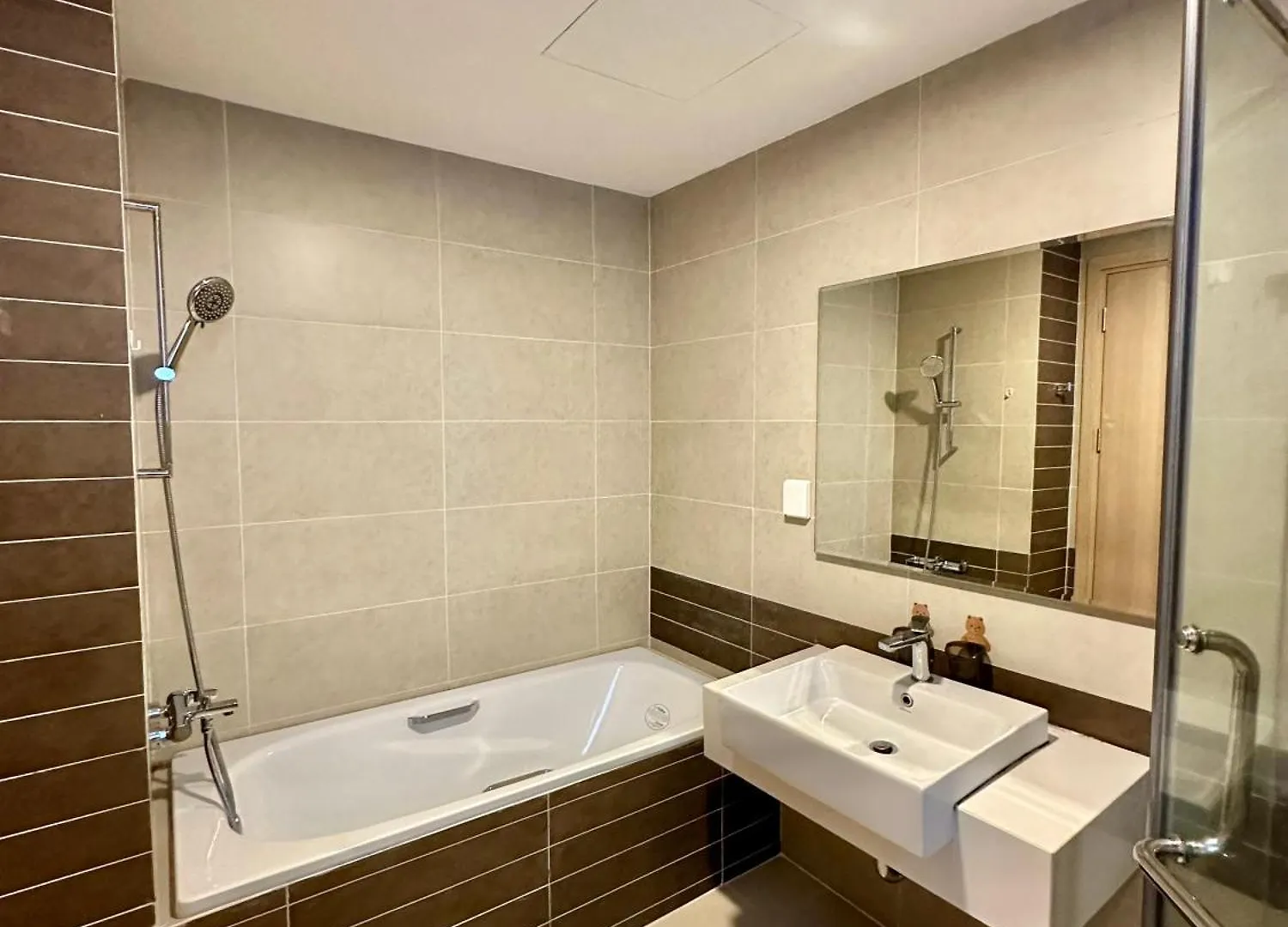 Innside Apartment - Rivergate Residence, Free Gym And Pool Ho Chi Minh City